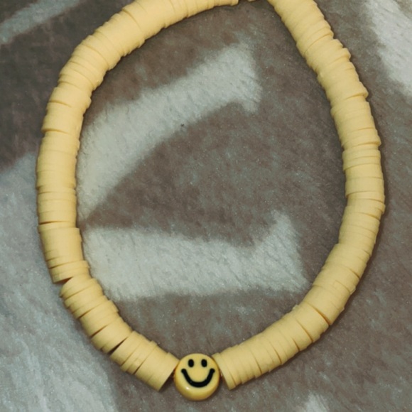 Smiley Face Bracelet!⚡️⭐️💛 - Picture 2 of 4